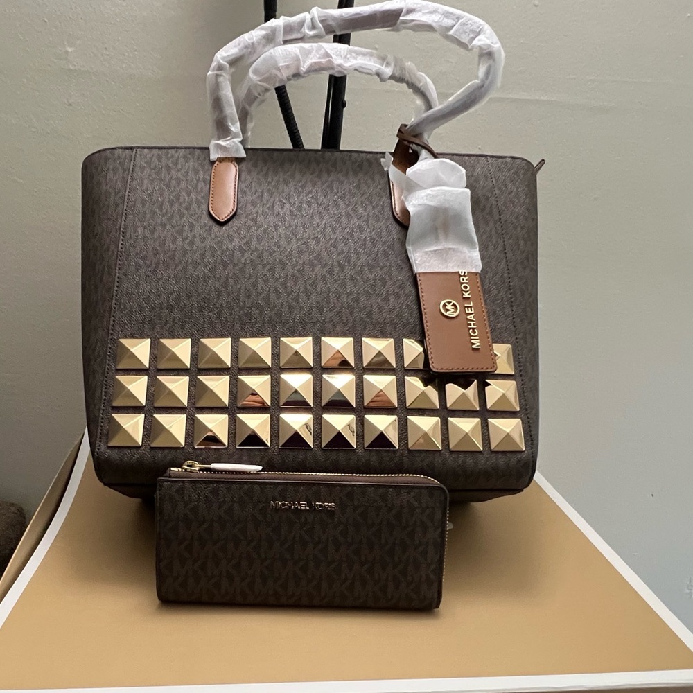 Michael Kors bag and wallet